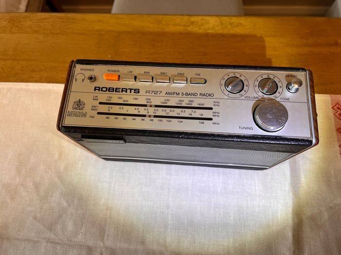 Radio Roberts R727