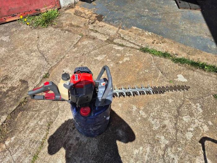 Efco 30 inch professional hedgetrimmer