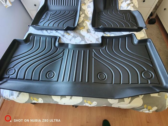 Xpeng  G6.  Accessories all brand new and never used!!!
