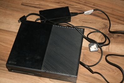 Xbox One - for sale without controller, works well