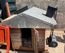 Large Dog Box with wheels and removable roof