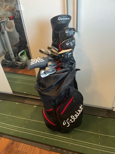 TaylorMade Stealth Golf Set
