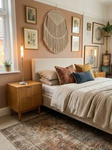 A pair of bedside lamps