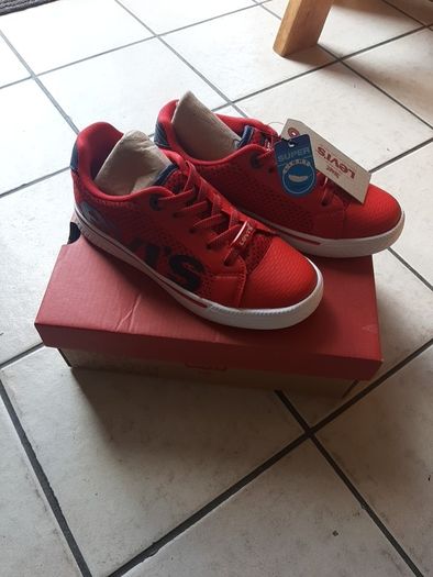 Boys levis trainers