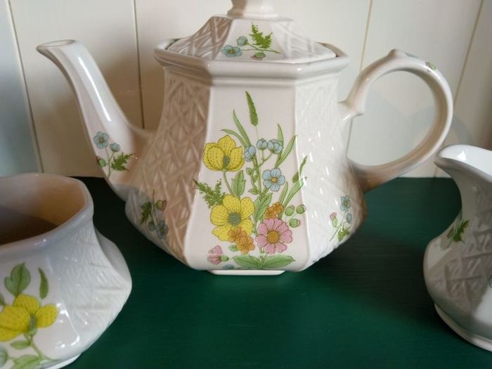 Sadler Teapot Set