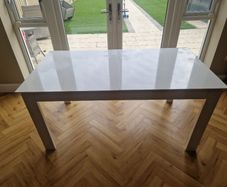 kitchen extendable table white