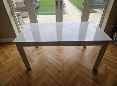 kitchen extendable table white