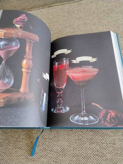Vintage Tea Party Year by Angel Adoree from the Escape to the Chateau and Dick Strawbridge hardback in very good condition over 300 pages with lots of illustrations and recipes and party ideas FREE STANDARD POSTAGE INCLUDED