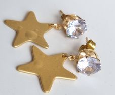 Earring gold pendant star