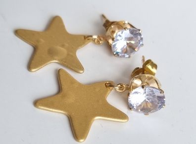 Earring gold pendant star