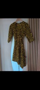 Mustard & Black Dreas