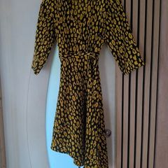Mustard & Black Dreas