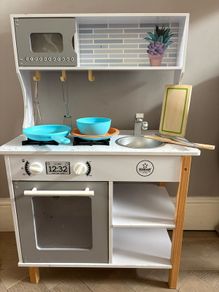 Toy Kitchen