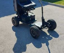 Single seater golf buggy
