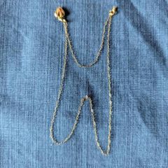 Kids gold chain and hold heart pendant