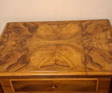 1953 Singer 201k in Queen Anne cabinet with stunning walnut burl top