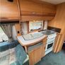 swift caravan Image 2