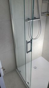 image shower door brand new.