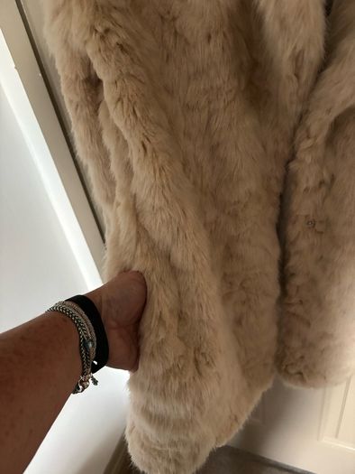 New with tags Zara faux fur in blonde