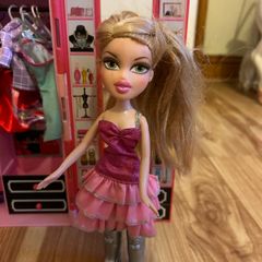 Two 2001 Bratz Dolls