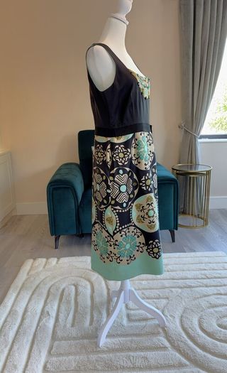 Beautiful Ladies 100% Silk Dress from Phase
