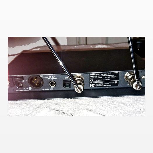 Sennheiser Evolution Wireless ew 100 G2 UHF radio microphone bundle