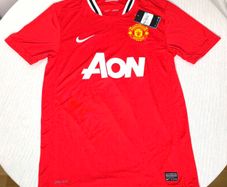 2011/12 New with Tag Manchester United Nike Jersey Size M Adults