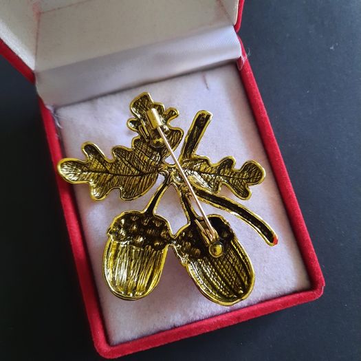 Oak Nut Leaf Enamel Brooch with Crystals Autumn Nature Jewellery Acorn Brooch Pin Badge