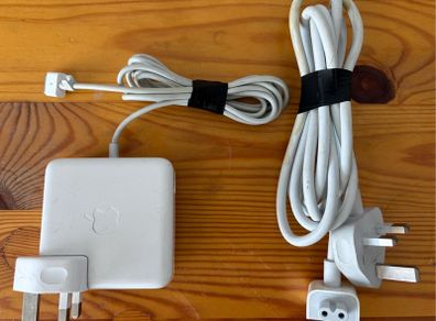 60W MagSafe Power Adapter Model: 1184A
