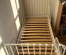 2 childrens beds