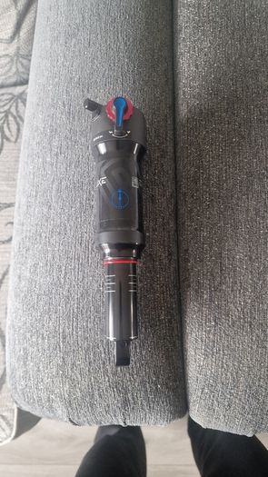 RockShox Deluxe Select+ 205x65 Trunnion 2023 Like New