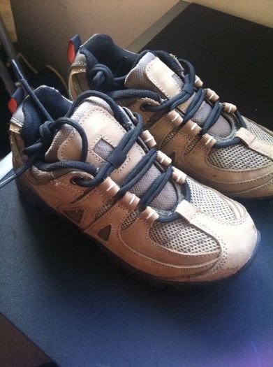 Lovely brown casual runners