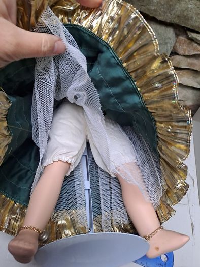Leonardo Porcelain Doll Gypsy Rose