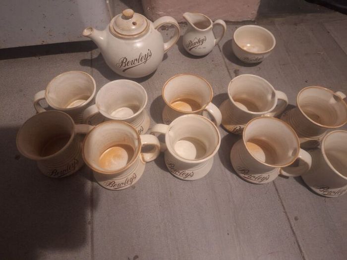 Vintage Bewleys Teaset