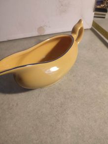 Vintage 1990,s RAYWARE SIENA Italian yellow LARGE Gravy Boat Europe used.