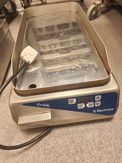 Catering equipment electrolux wok & flattop