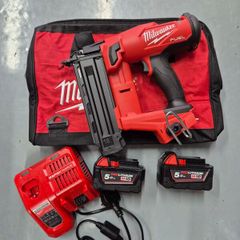Milwaukee M18 Fuel 18 Gauge 2nd Fix Nail Gun Kit