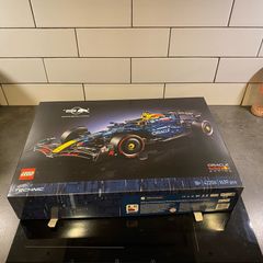 Lego Red Bull F1 42206
