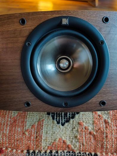 Kef Iq2c