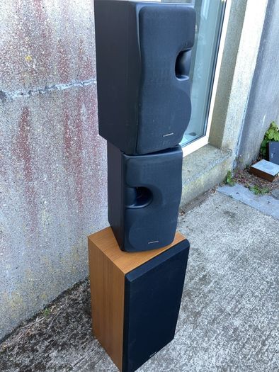 Pioneer 3 way bookshelf speakers