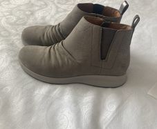 Ladies boots
