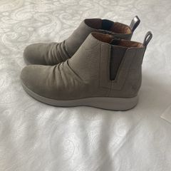 Ladies boots