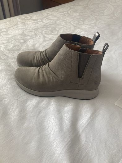 Ladies boots