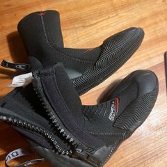 O Neill heat 5mm junior neoprene boots