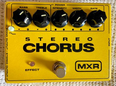 MXR M137 Stereo Chorus