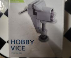 Small bench vice