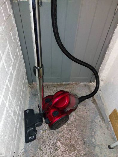 dirt devil bagless vacuum