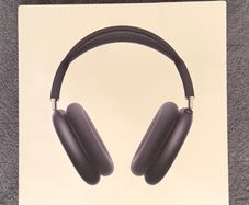 AirPods Max 2nd Gen 2024 BOX