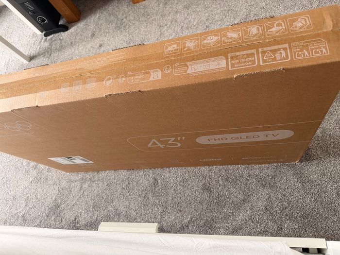 Brand New TCL 43 QLED Smart TV Sealed in Box