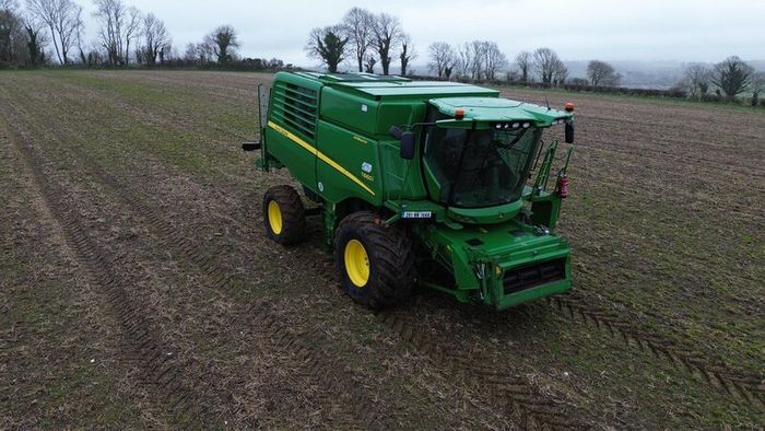 John Deere t660i